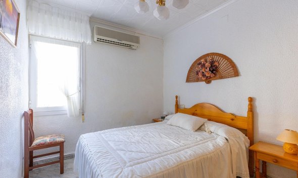 Resale - Bungalow - Torrevieja - La Siesta - El Salado - Torreta