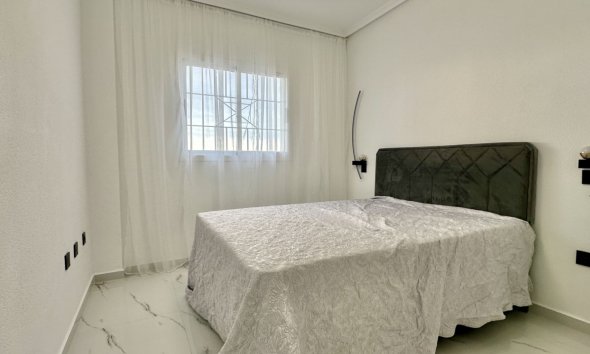 Resale - Apartment - Orihuela Costa - Playa Flamenca