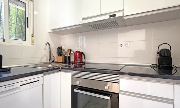 Resale - Apartment - Torrevieja - Torrelamata - La Mata