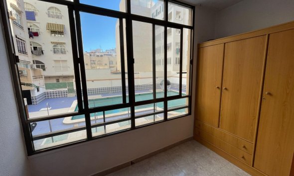 Resale - Apartment - Torrevieja - Estacion de autobuses
