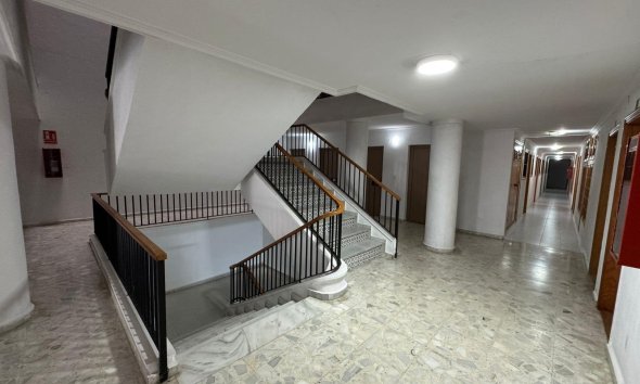 Resale - Apartment - Torrevieja - Estacion de autobuses