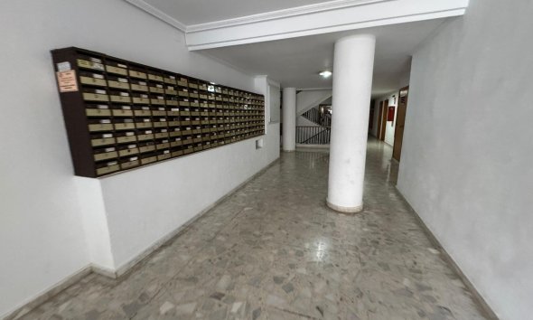 Resale - Apartment - Torrevieja - Estacion de autobuses