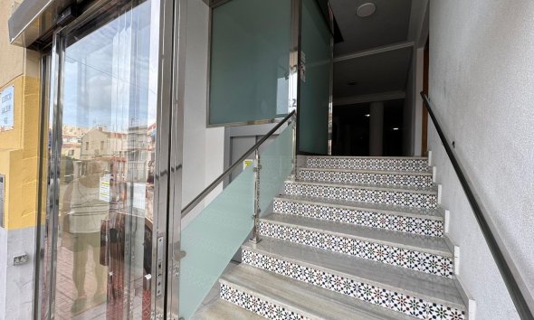 Resale - Apartment - Torrevieja - Estacion de autobuses