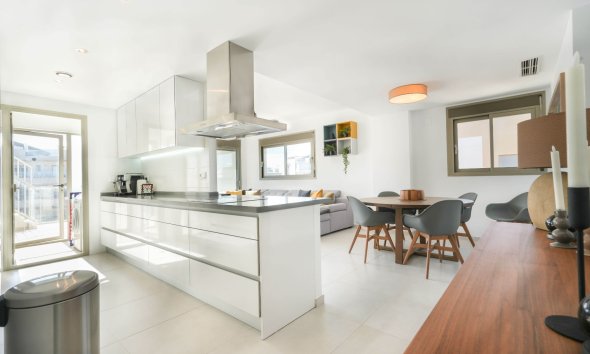 Resale - Apartment - Orihuela Costa - Villamartín