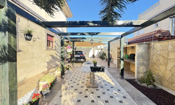 Resale - Villa - Orihuela Costa - Cabo Roig