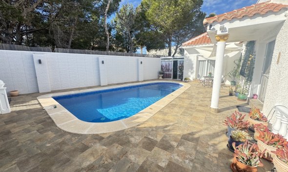 Resale - Villa - Orihuela Costa - Villamartin