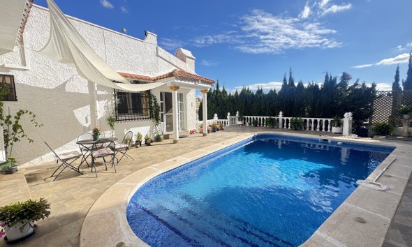 Resale - Villa - Orihuela Costa - Villamartin
