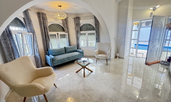 Resale - Villa - Orihuela Costa - Villamartin