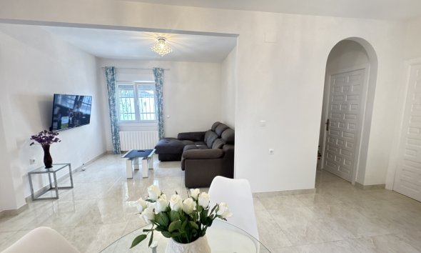 Resale - Villa - Orihuela Costa - Villamartin