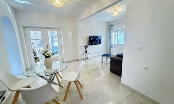 Resale - Villa - Orihuela Costa - Villamartin