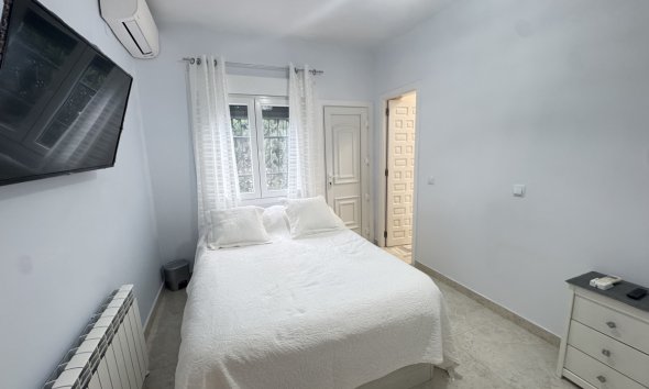 Resale - Villa - Orihuela Costa - Villamartin