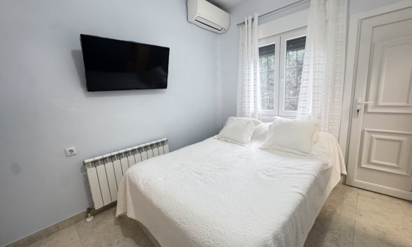 Resale - Villa - Orihuela Costa - Villamartin