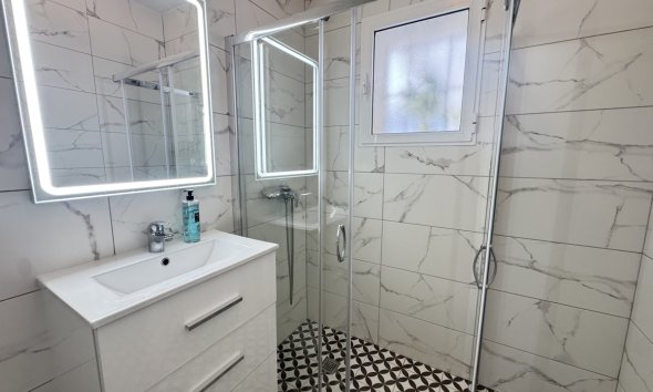 Resale - Villa - Orihuela Costa - Villamartin