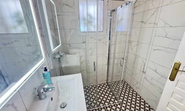 Resale - Villa - Orihuela Costa - Villamartin