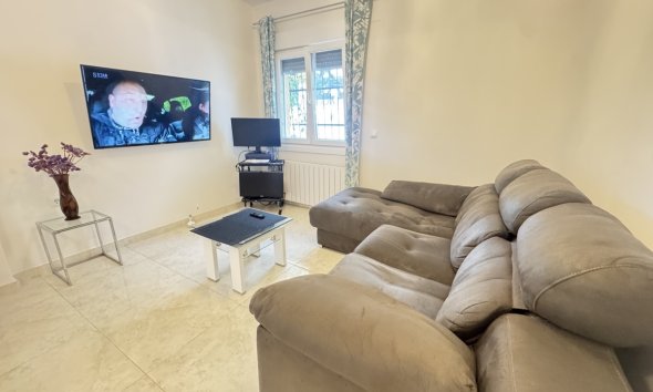 Resale - Villa - Orihuela Costa - Villamartin