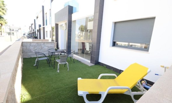 Resale - Bungalow - Orihuela Costa - La Zenia