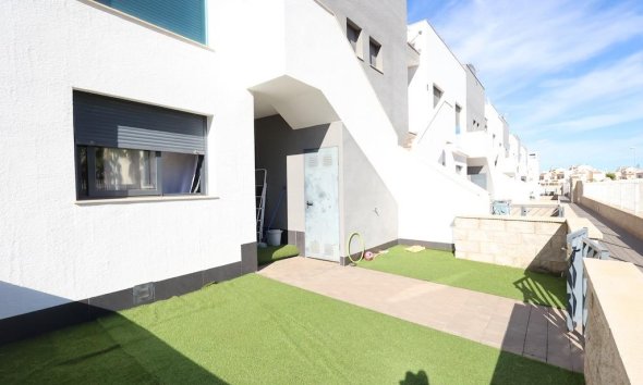 Resale - Bungalow - Orihuela Costa - La Zenia