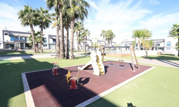 Resale - Bungalow - Orihuela Costa - La Zenia