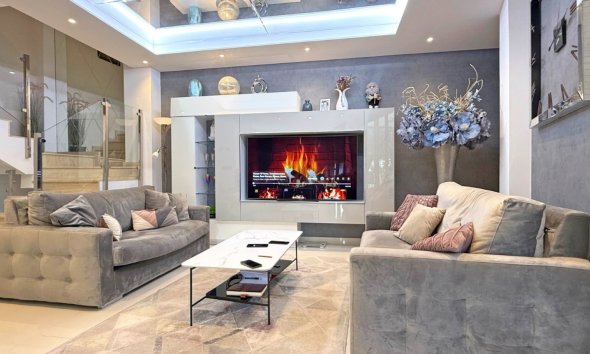 Resale - Villa - Orihuela Costa - Villamartín