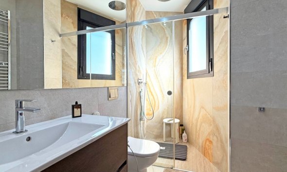 Resale - Villa - Orihuela Costa - Villamartín