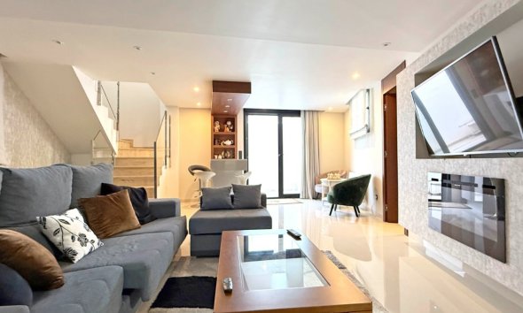 Resale - Villa - Orihuela Costa - Villamartín