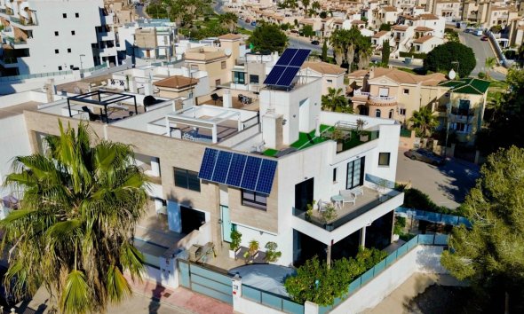 Resale - Villa - Orihuela Costa - Villamartín