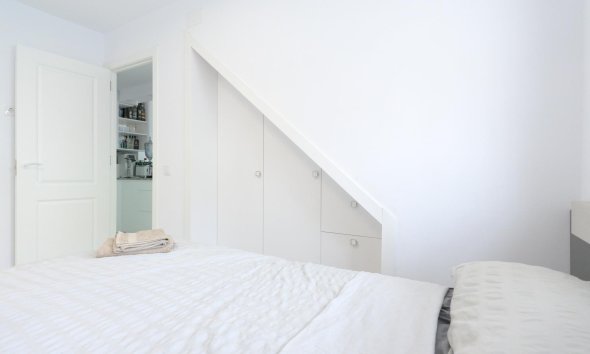 Resale - Terraced house / Townhouse - Torrevieja - Punta prima