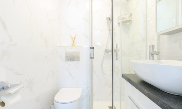 Resale - Terraced house / Townhouse - Torrevieja - Punta prima