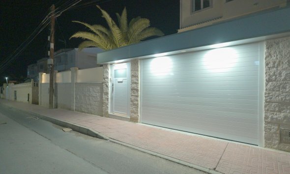 Resale - Terraced house / Townhouse - Torrevieja - Punta prima