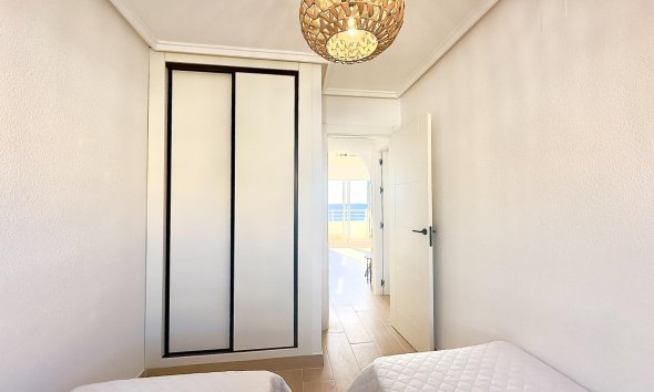 Resale - Apartment - Torrevieja - Cabo cervera