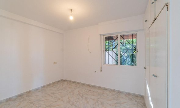Resale - Terraced house / Townhouse - Torrevieja - Carrefour