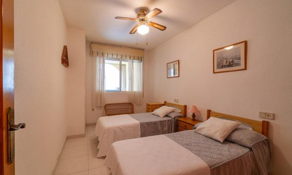 Resale - Apartment - Torrevieja - Playa del cura