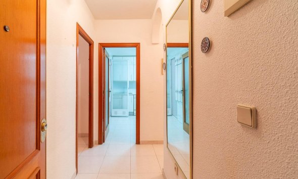 Resale - Apartment - Torrevieja - Playa del cura