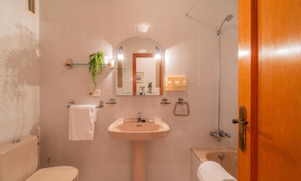 Resale - Apartment - Torrevieja - Playa del cura