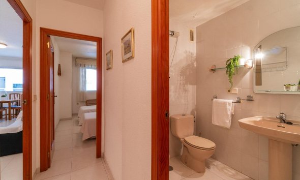Resale - Apartment - Torrevieja - Playa del cura