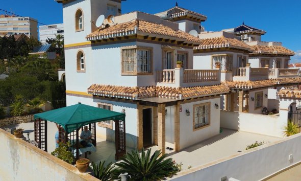 Resale - Villa - Torrevieja - La Mata