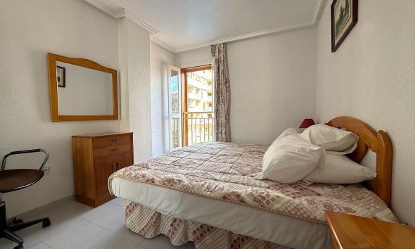 Resale - Apartment - Torrevieja - Acequion