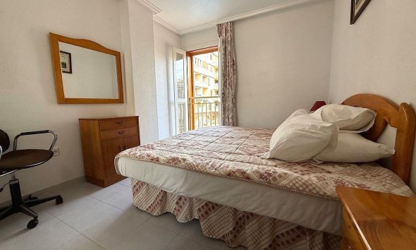 Resale - Apartment - Torrevieja - Acequion