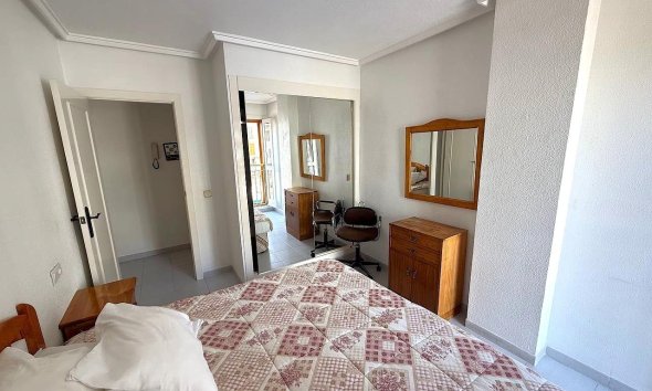 Resale - Apartment - Torrevieja - Acequion