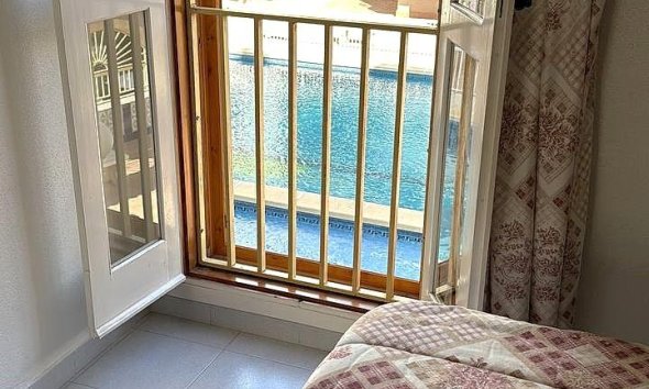 Resale - Apartment - Torrevieja - Acequion