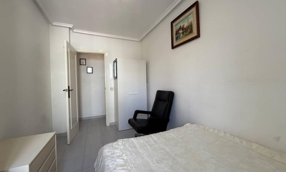 Resale - Apartment - Torrevieja - Acequion