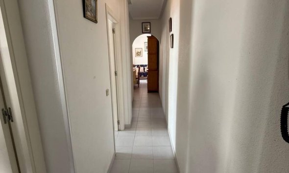 Resale - Apartment - Torrevieja - Acequion