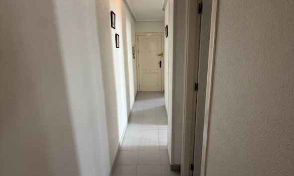 Resale - Apartment - Torrevieja - Acequion