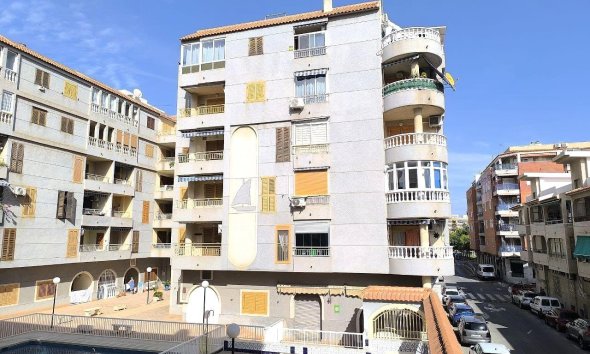 Resale - Apartment - Torrevieja - Acequion