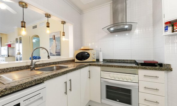 Resale - Apartment - Orihuela Costa - Campoamor