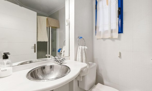 Resale - Apartment - Orihuela Costa - Campoamor