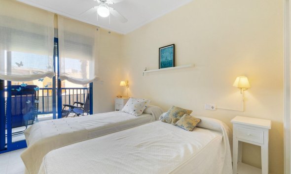 Resale - Apartment - Orihuela Costa - Campoamor