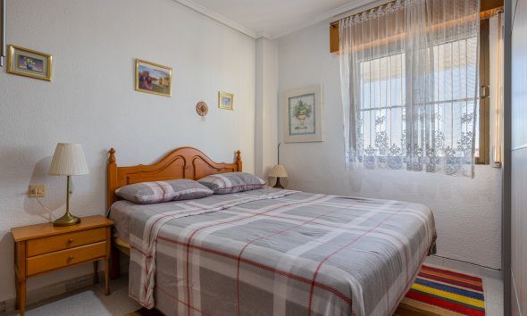 Resale - Apartment - Torrevieja - La Siesta