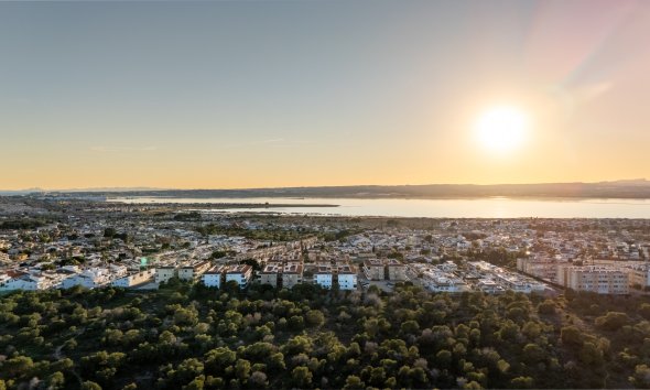 Resale - Apartment - Torrevieja - La Siesta