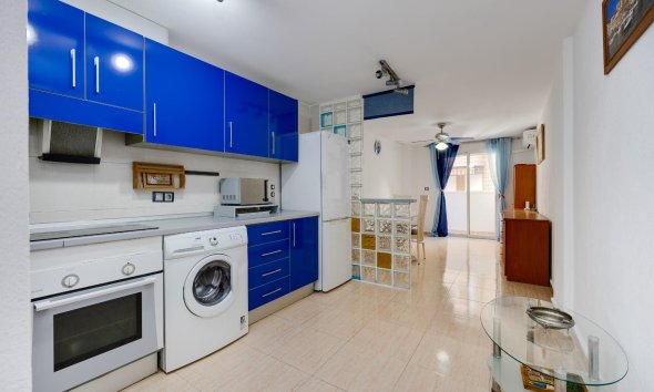 Resale - Apartment - Torrevieja - Playa del cura